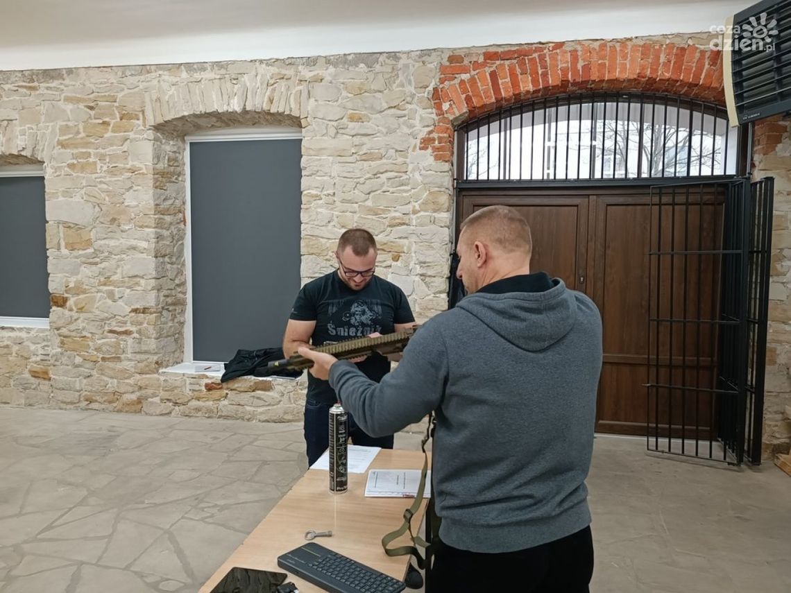 Powstała strzelnica przy szkole w Szydłowcu Powstała strzelnica przy szkole w Szydłowcu