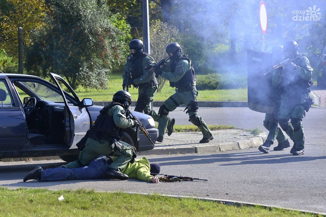 Pożar, antyterroryści i odbicie zakładnika!