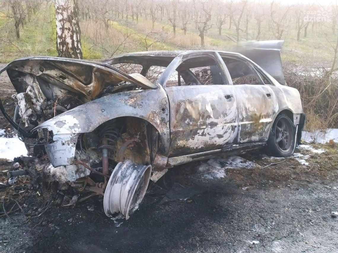 Pożar auta. 35-latka w szpitalu