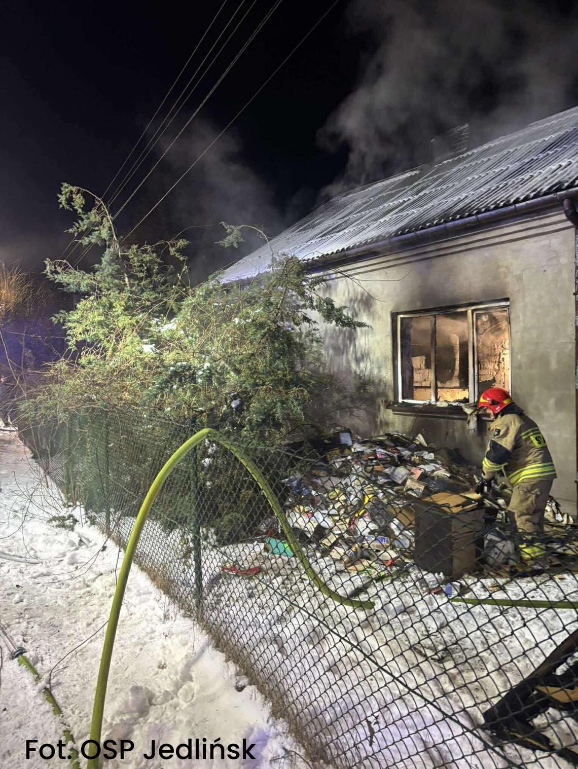 Pożar domu pod Radomiem. Są dwie ofiary śmiertelne