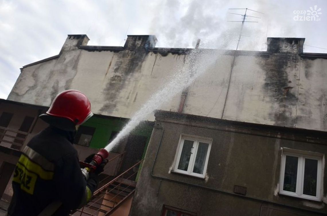Pożar kamienicy w centrum!