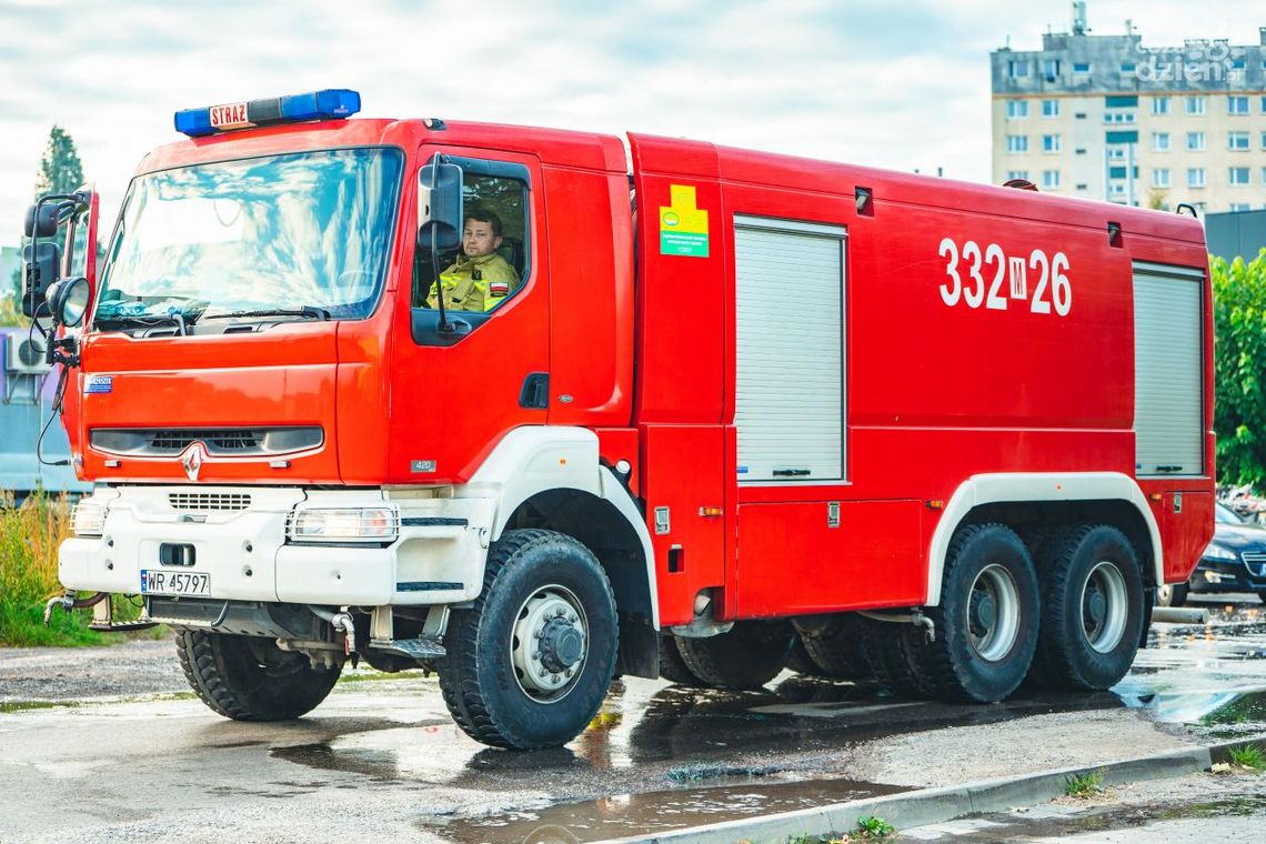 Pożar na ul. Okrzei. 80-latek w szpitalu 