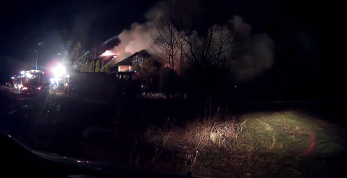 Pożar opuszczonego baru [VIDEO]