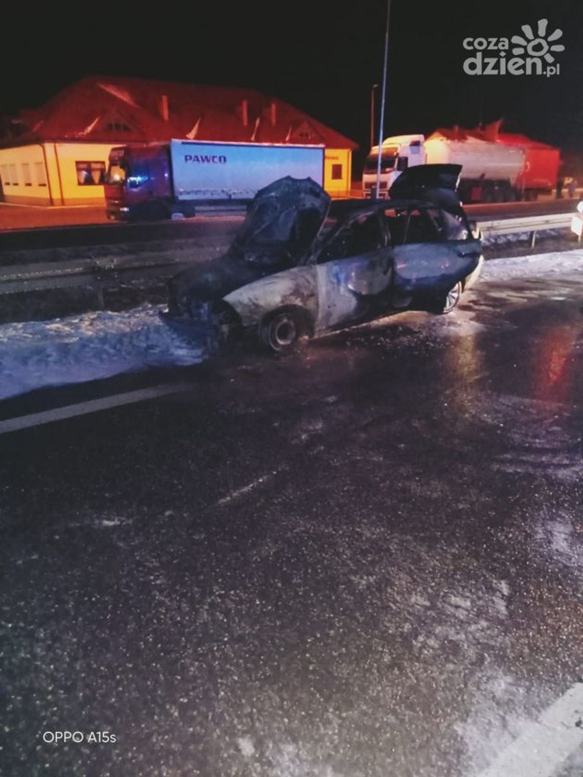 Pożar samochodu na trasie S7