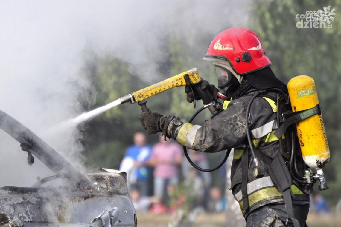 Pożar samochodu w centrum miasta