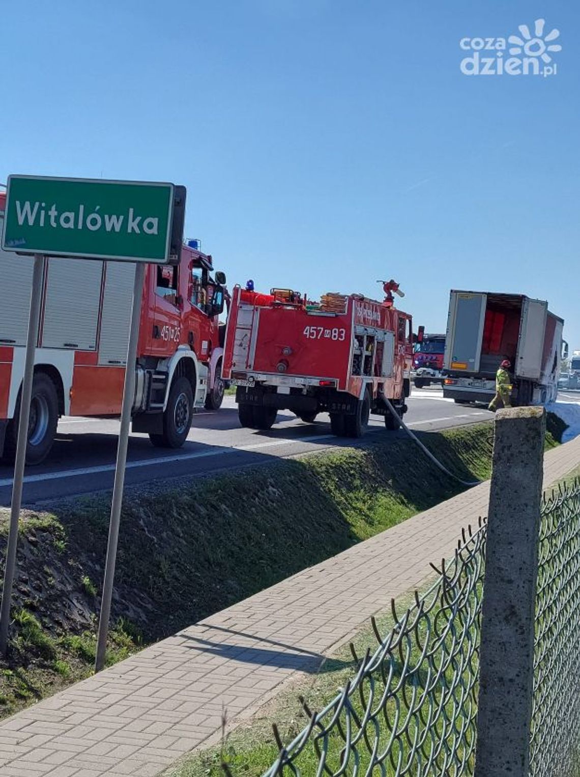 Pożar tira na DK50. Są utrudnienia