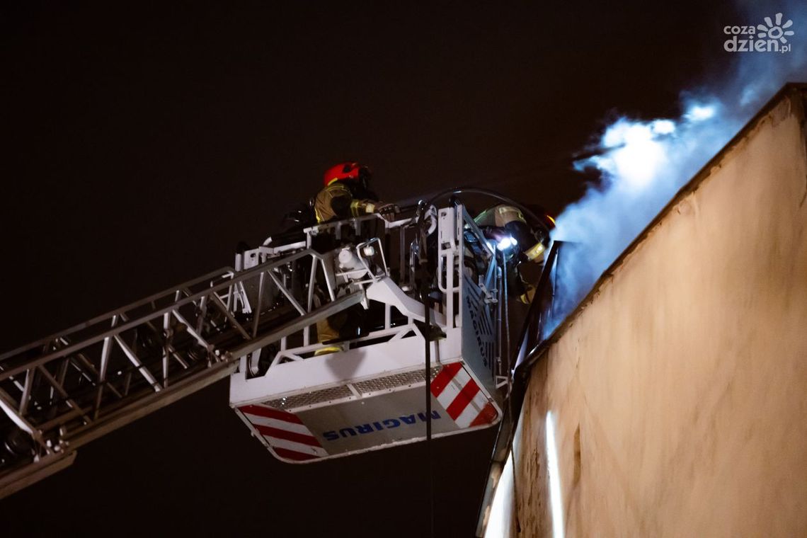 Pożar w bloku przy ul. Chałubińskiego. Co się paliło?