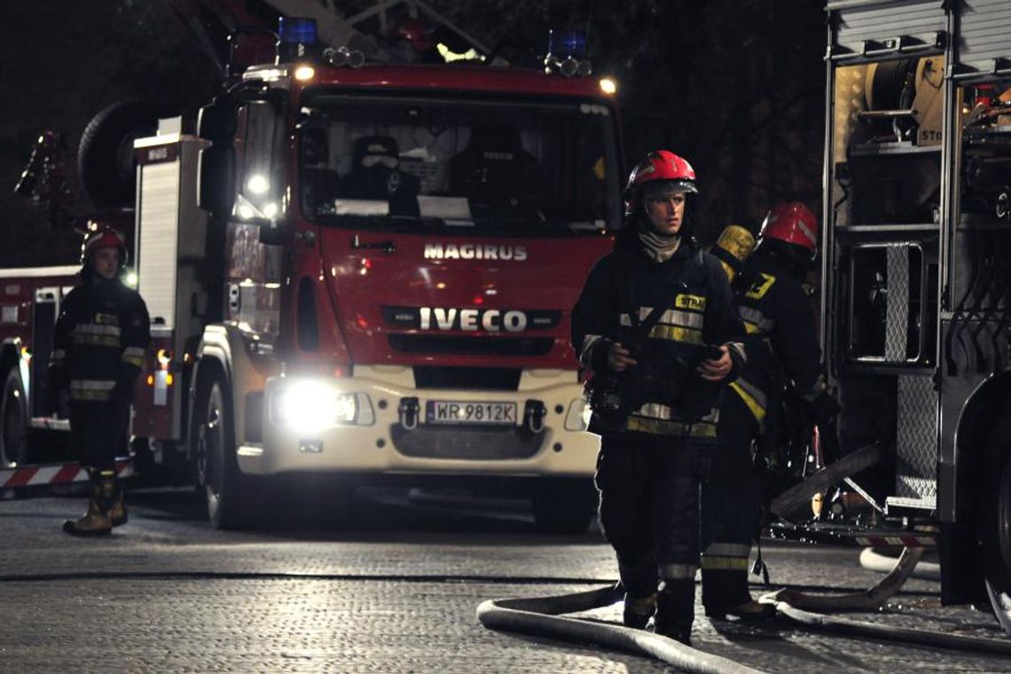 Pożar w mieszkaniu. Lokator trafił do szpitala