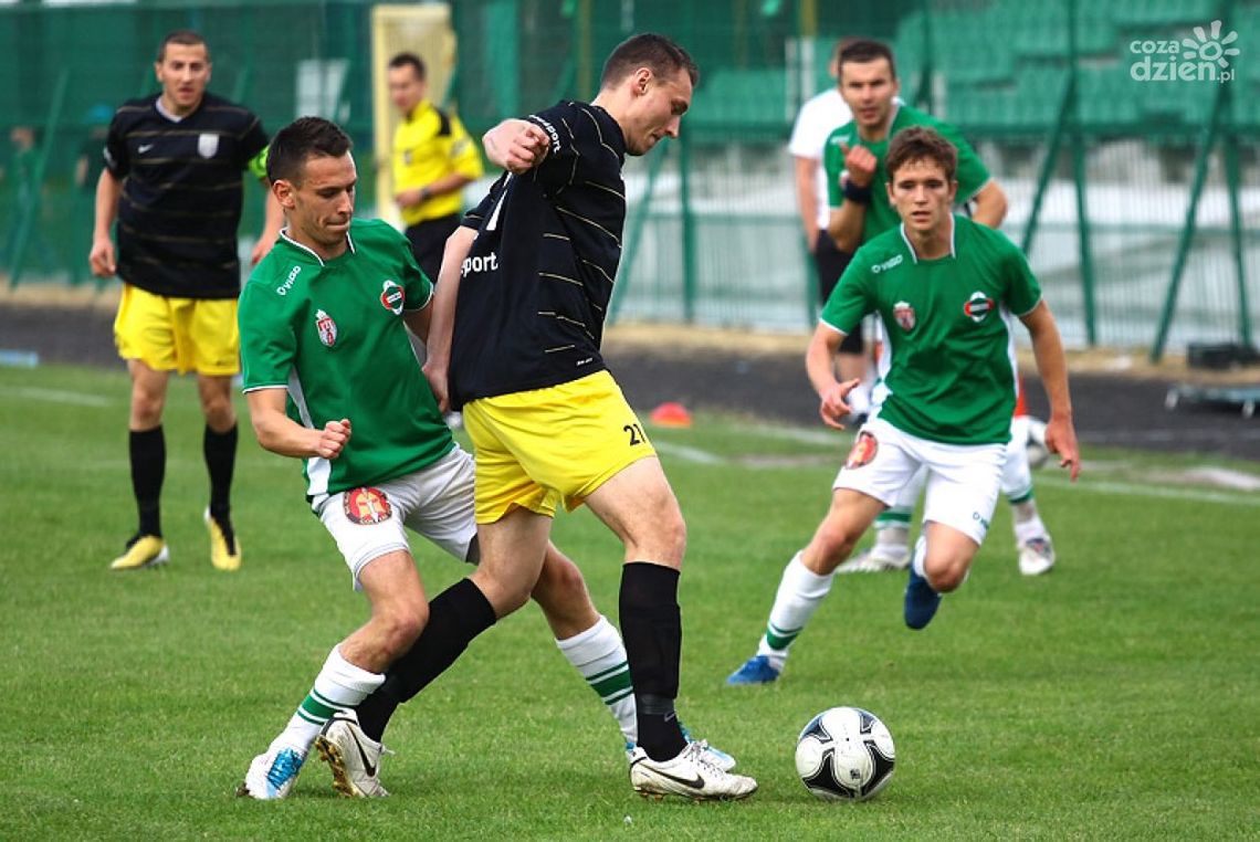 Pożegnali kibiców remisem