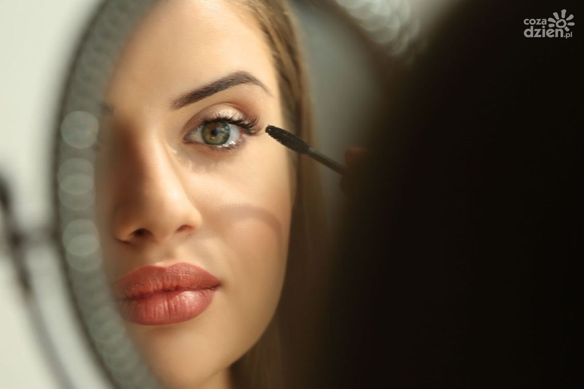 Poznaj 5 najlepszych tuszów do rzęs! Ranking 2023 Poznaj 5 najlepszych tuszów do rzęs! Ranking 2023