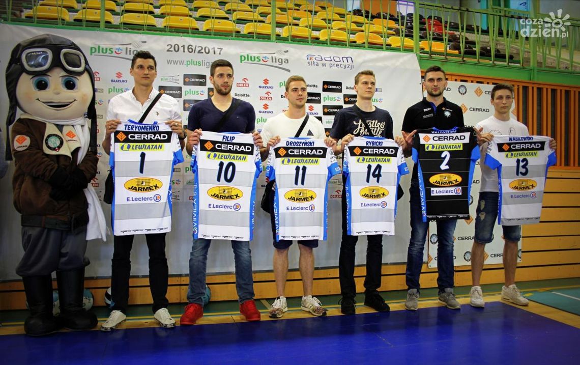 Poznaliśmy nowych siatkarzy Cerrad Czarnych Radom! (VIDEO) Poznaliśmy nowych siatkarzy Cerrad Czarnych Radom! (VIDEO)