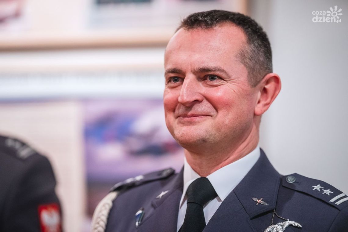 Ppłk Dariusz Stachurski pożegnał się z mundurem Ppłk Dariusz Stachurski pożegnał się z mundurem