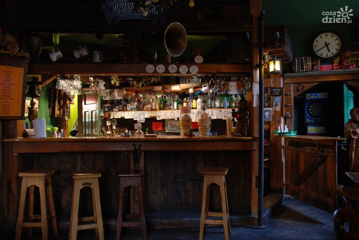 Praca w radomskim pubie