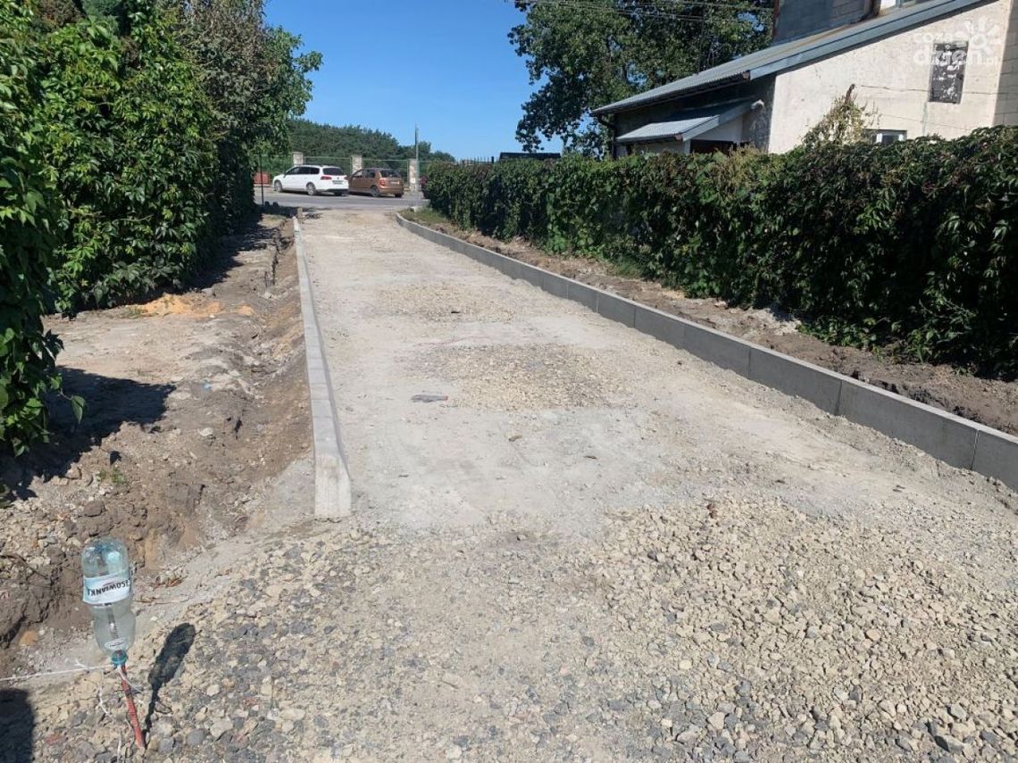 Prace przy budowie uliczek w Białobrzegach. Mają ułatwić dojazd do ulicy Kościelnej Prace przy budowie uliczek w Białobrzegach. Mają ułatwić dojazd do ulicy Kościelnej