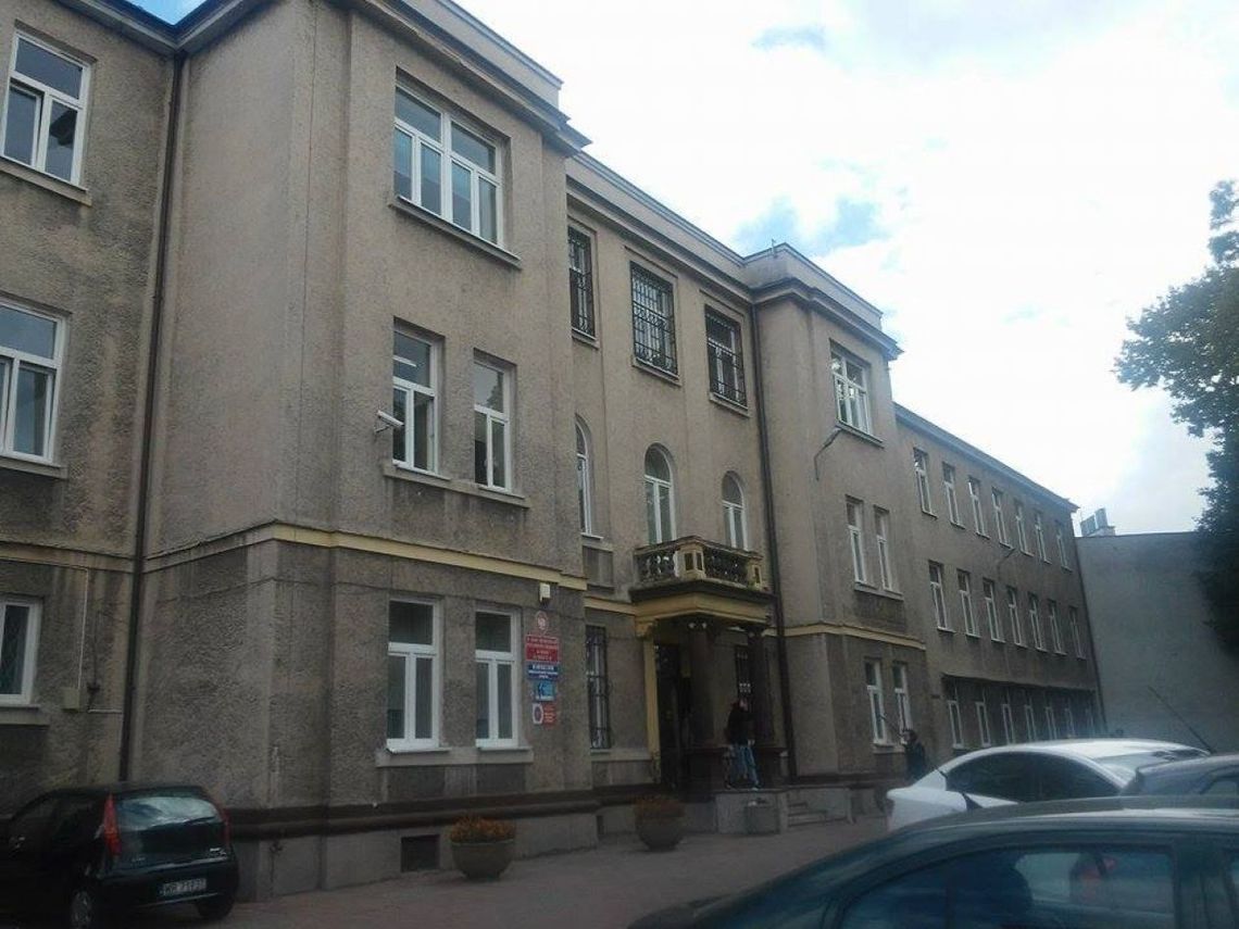 Pracowała w dwóch szkołach jednocześnie?