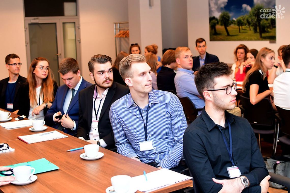 Praktyki u marszałka rozpoczęte