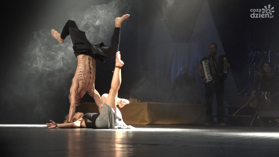 Prapremiera spektaklu „Żywioły – Cztery Strony Świata” Prapremiera spektaklu „Żywioły – Cztery Strony Świata”