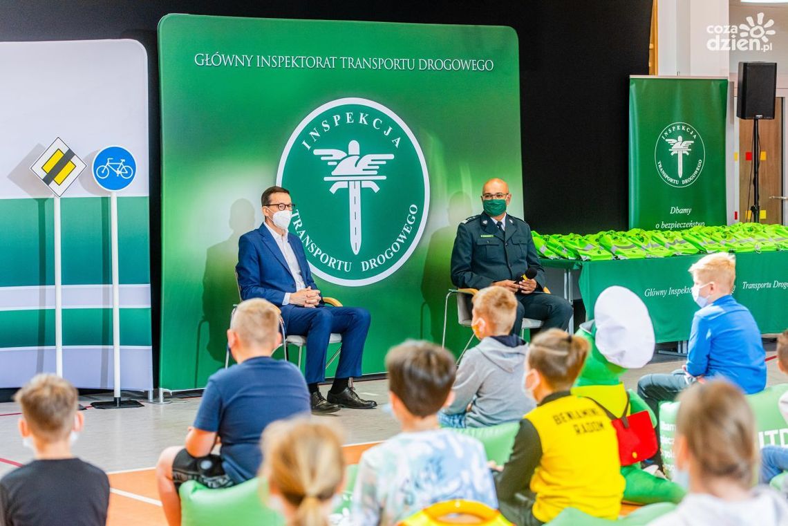 Premier na lekcji bezpieczeństwa w Bielisze