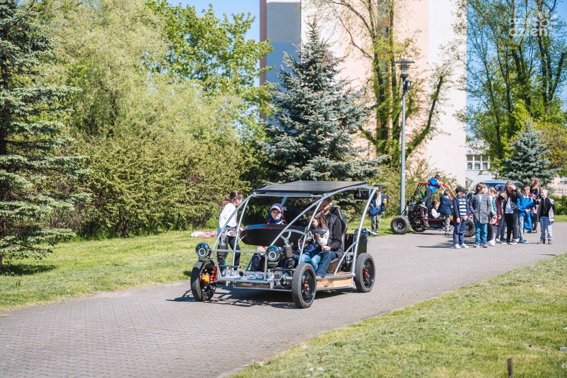 Prezentacja "elektryków", symulator nauki jazdy i nie tylko Prezentacja "elektryków", symulator nauki jazdy i nie tylko