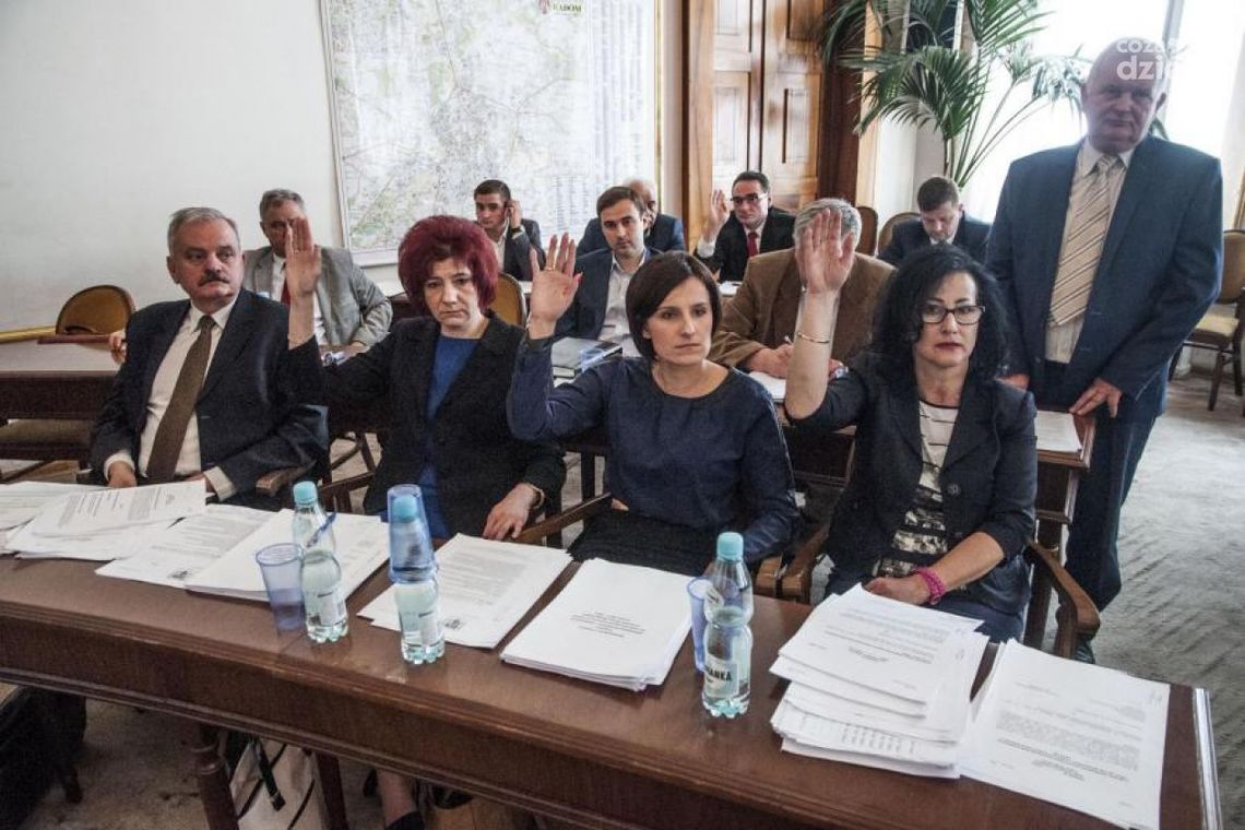 Prezydent(ci) z absolutorium od radnych