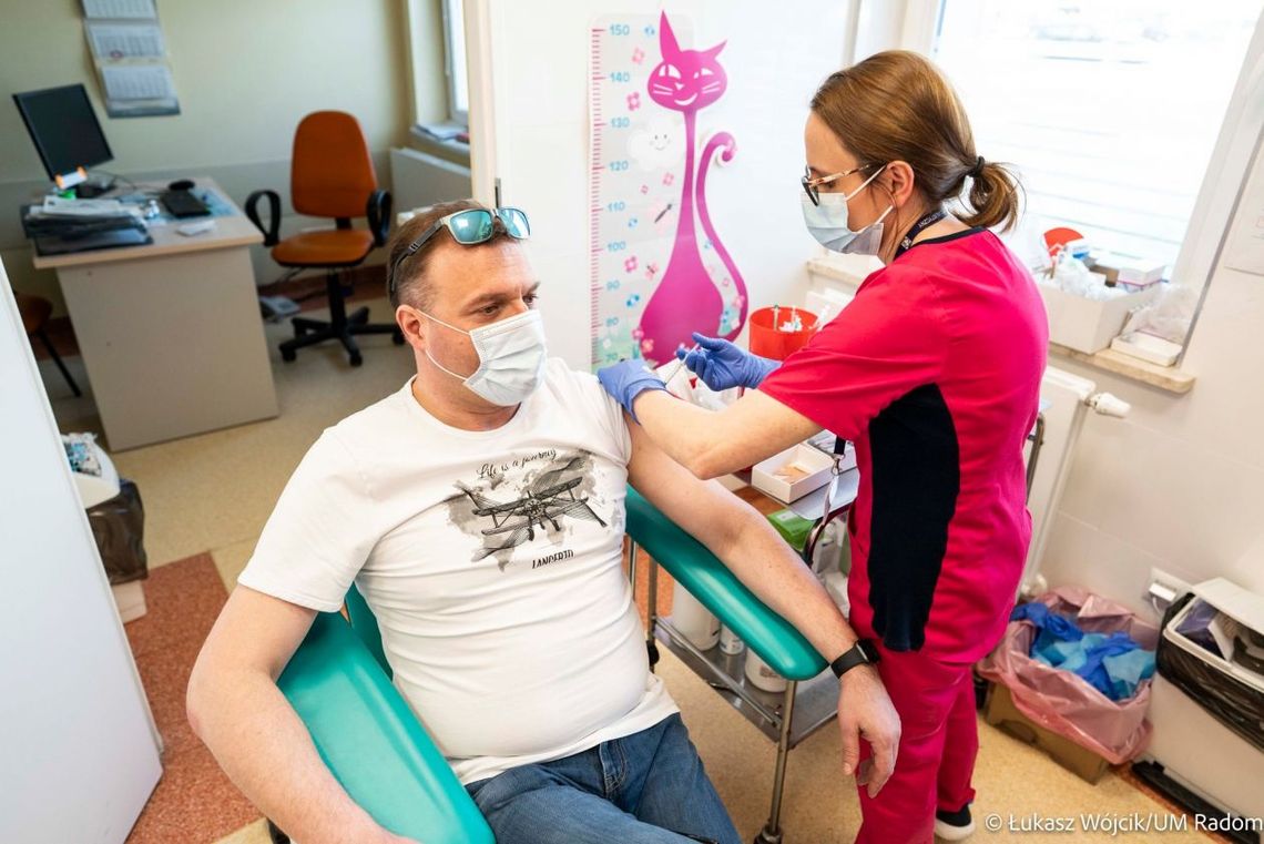 Prezydent przyjął pierwszą dawkę szczepionki 