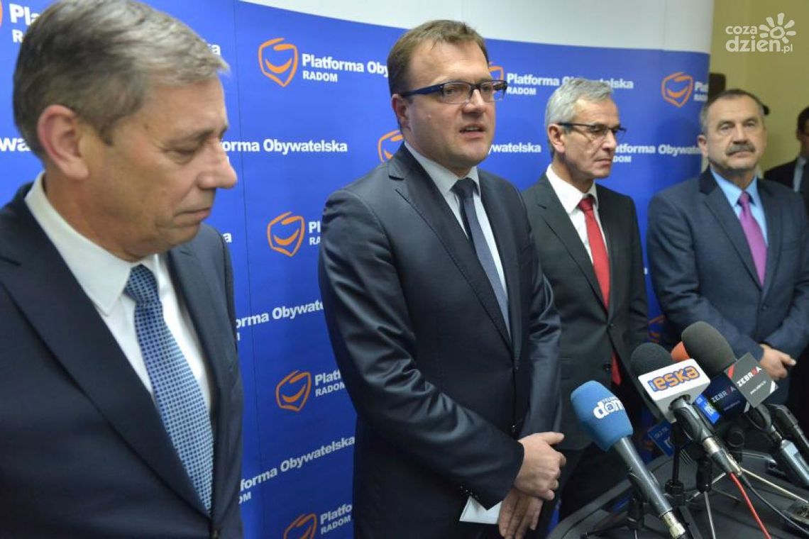 "Prezydent Witkowski = hala w Radomiu"