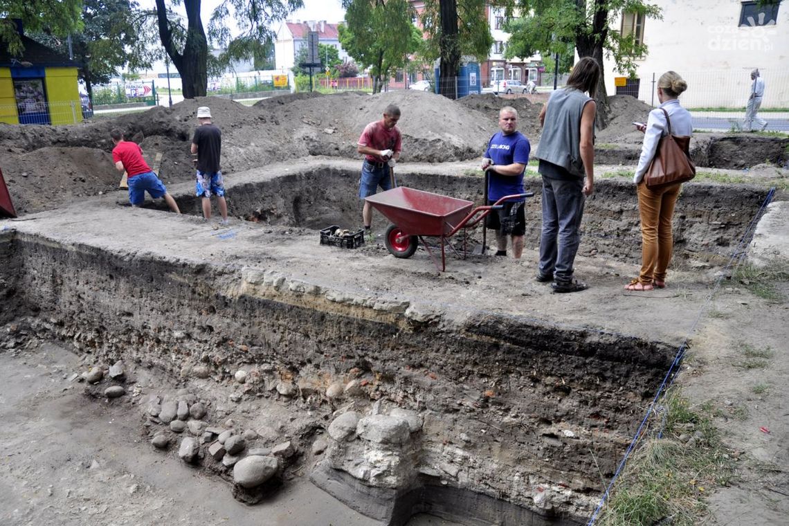 Próbują odnaleźć średniowieczną basztę