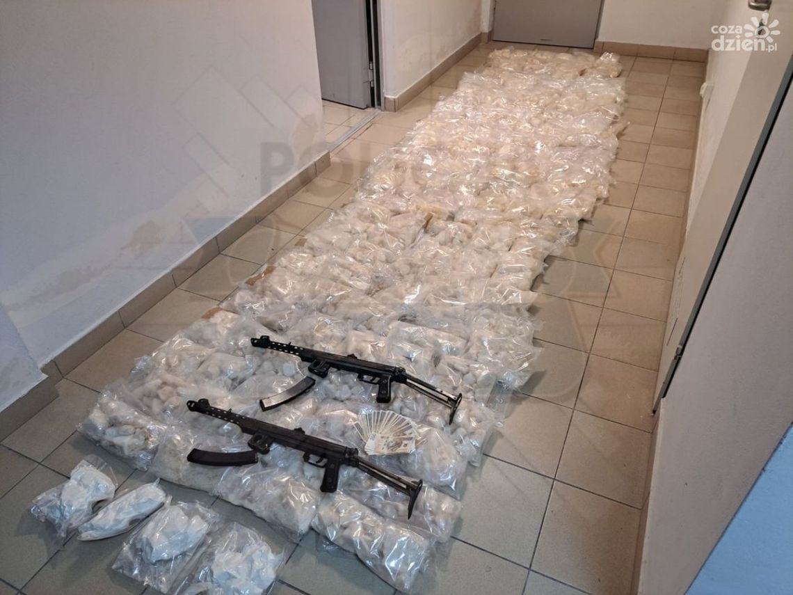 Produkowali setki kilogramów narkotyków - zostali przyłapani na gorącym uczynku Produkowali setki kilogramów narkotyków - zostali przyłapani na gorącym uczynku