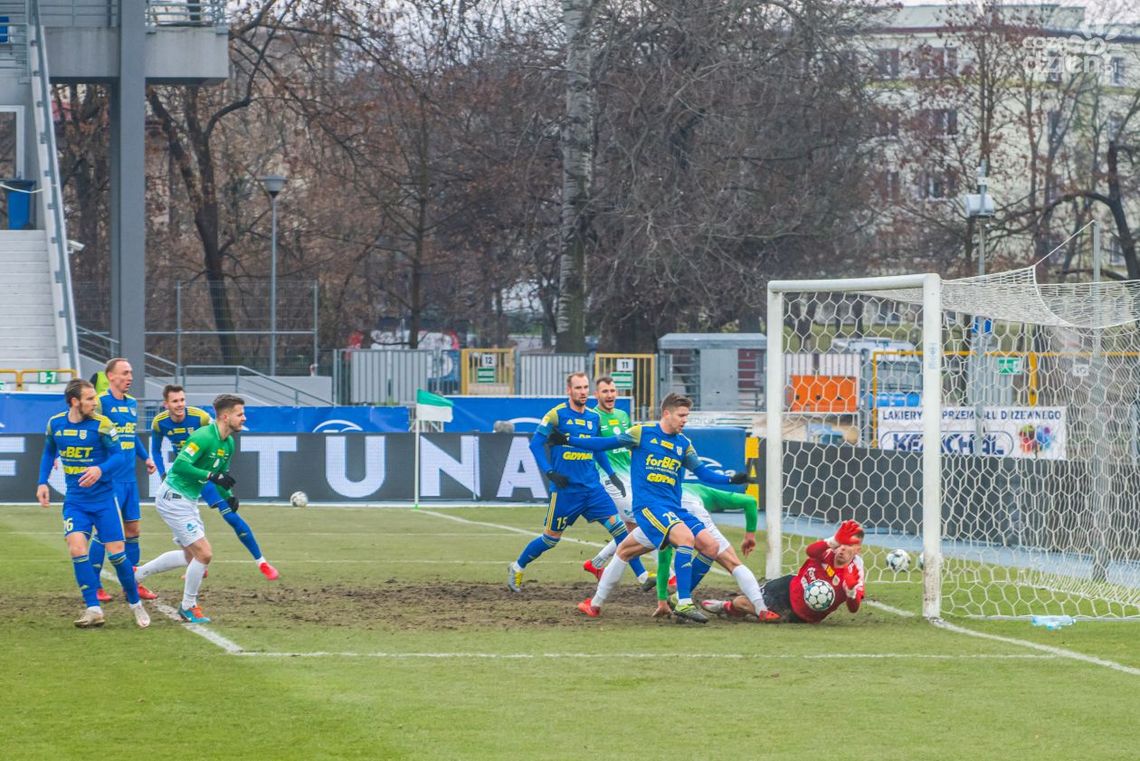 Przedostatnia przeszkoda. Radomiak zagra w Gdyni