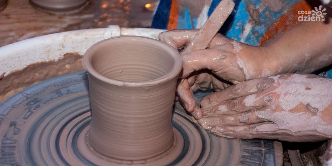 Przedświąteczne warsztaty ceramiczne Przedświąteczne warsztaty ceramiczne