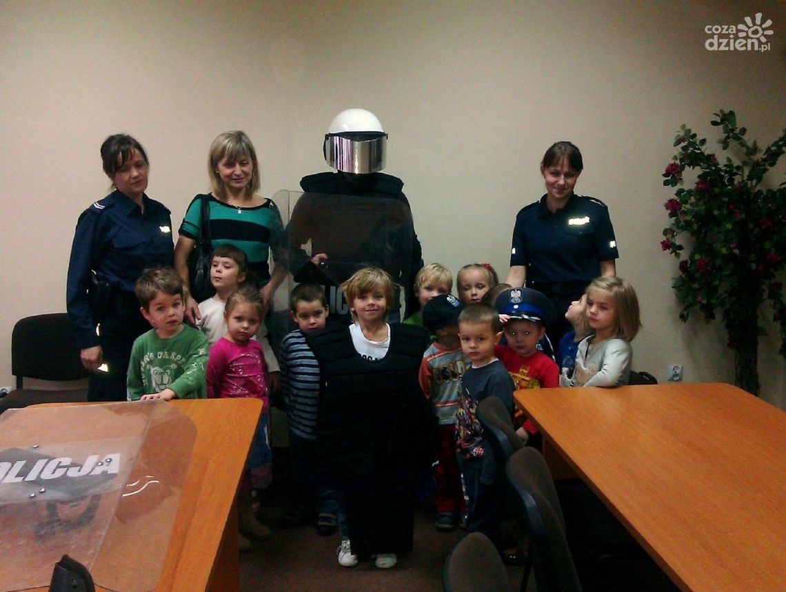 Przedszkolaki chcą być policjantami Przedszkolaki chcą być policjantami