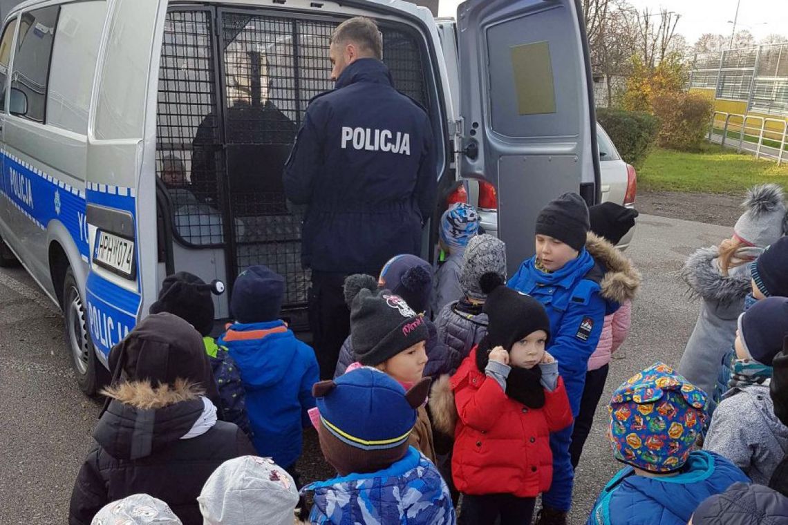 Przedszkolaki z wizytą u policjantów Przedszkolaki z wizytą u policjantów