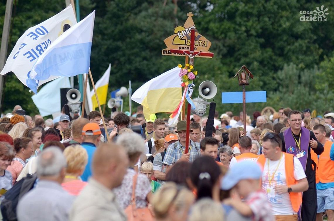 Przejdzie pielgrzymka. Wystąpią utrudnienia w ruchu Przejdzie pielgrzymka. Wystąpią utrudnienia w ruchu