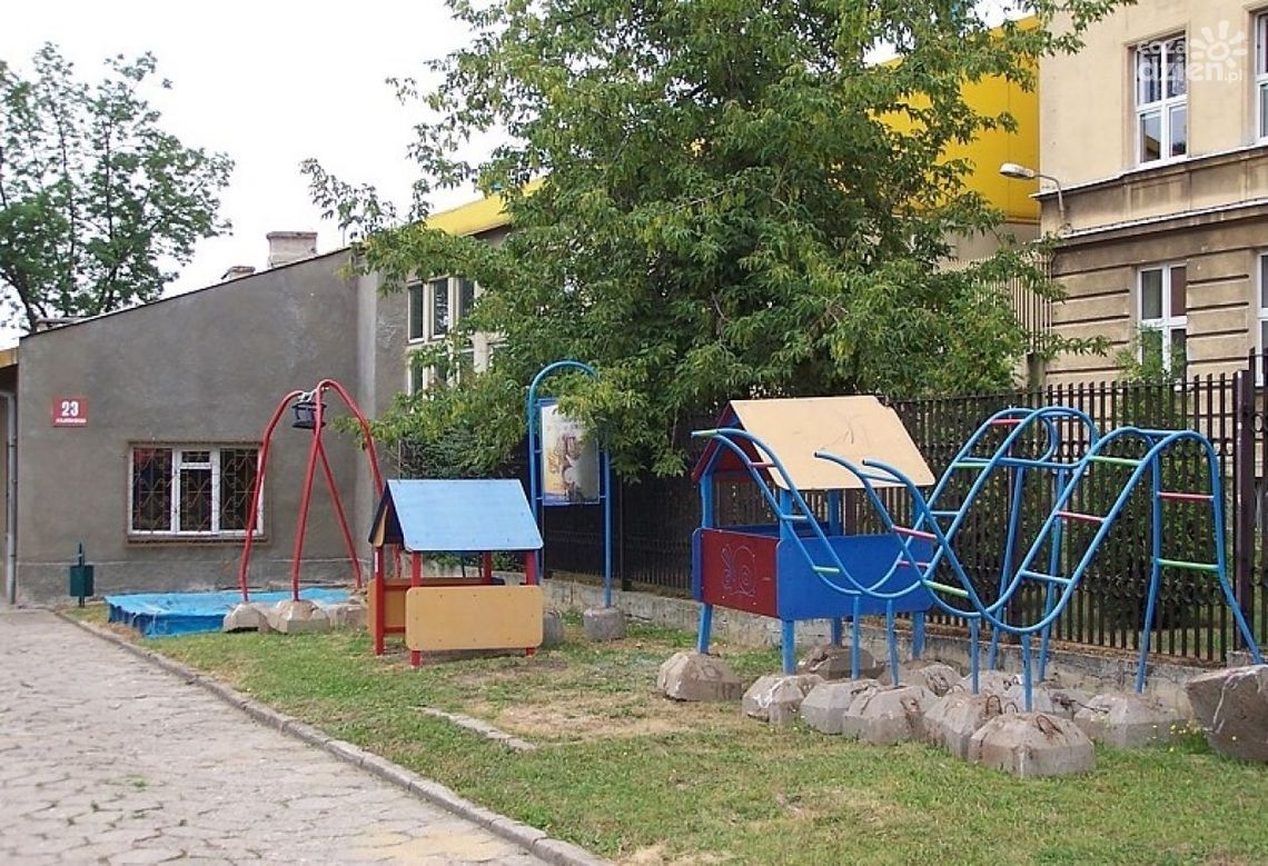 Przenoszą plac zabaw po zlikwidowanej PSP nr 8 Przenoszą plac zabaw po zlikwidowanej PSP nr 8