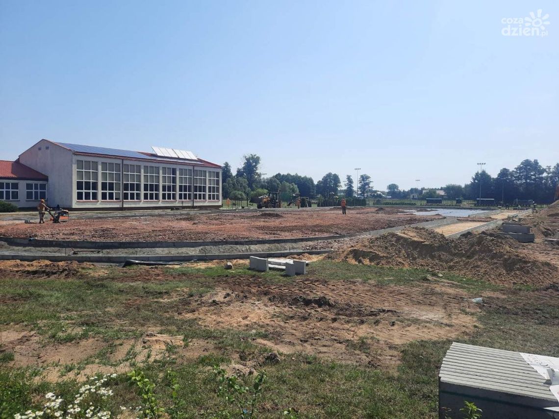 Przy PSP w Suchej powstaje boisko