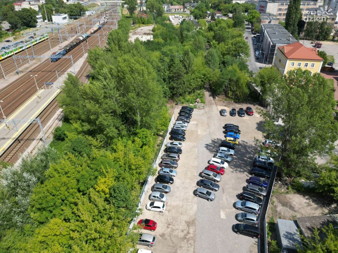 Przy starostwie powstał nowy parking Przy starostwie powstał nowy parking