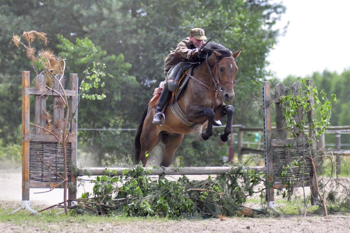 "Przybyli ułani pod okienko"