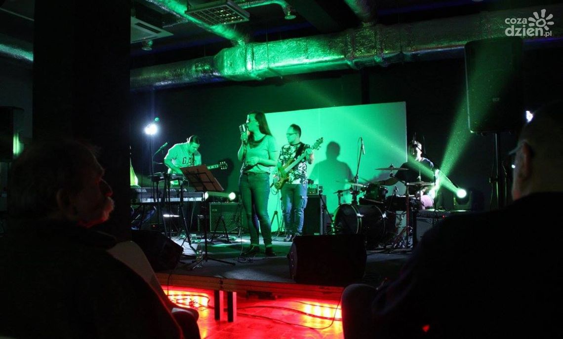 Przyjdź na retro dancing. Będą hity wiecznie żywe Przyjdź na retro dancing. Będą hity wiecznie żywe