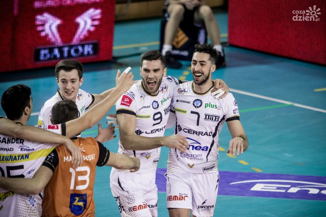 Przyjmujący Lucas Eduardo Loh odchodzi z Cerradu Enei Czarnych! Przyjmujący Lucas Eduardo Loh odchodzi z Cerradu Enei Czarnych!