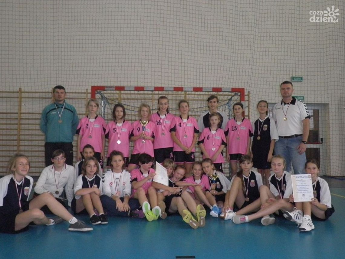 Przysucha dominuje w dziecięcym szczypiorniaku