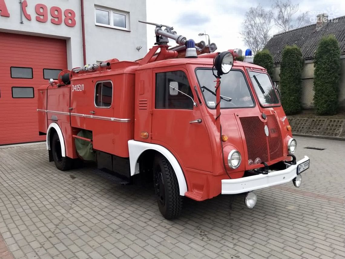 Przysuscy strażacy wyremontowali zabytkowego stara 