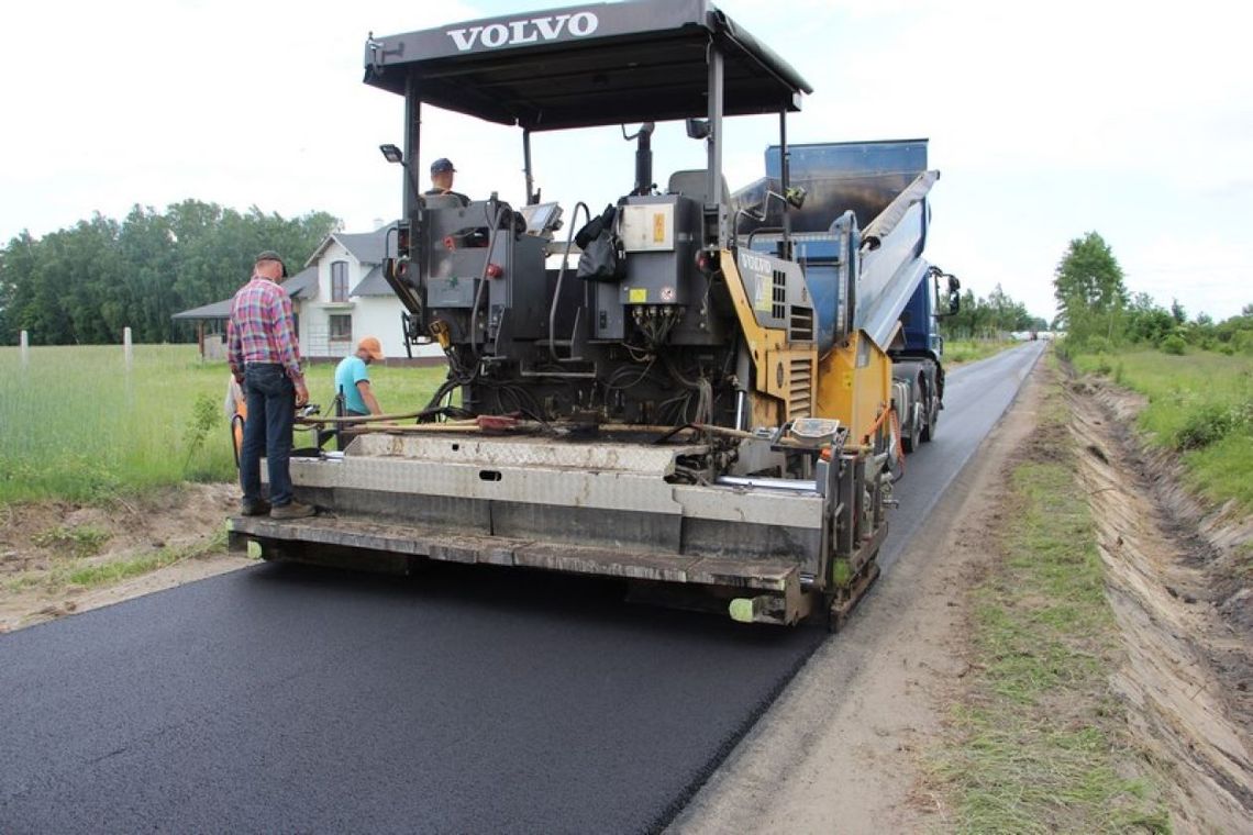 Przytyk. Przebudowują drogę Sewerynów – Kaszewska Wola