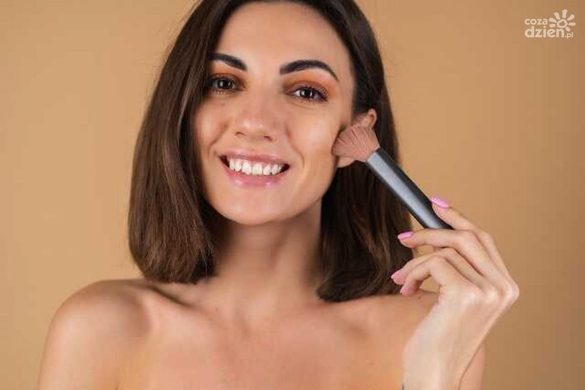 Puder brązujący – must have w codziennym makijażu?