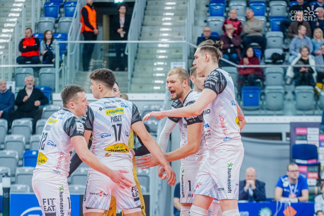 Punkt Czarnych w debiucie Pawła Woickiego w roli trenera 