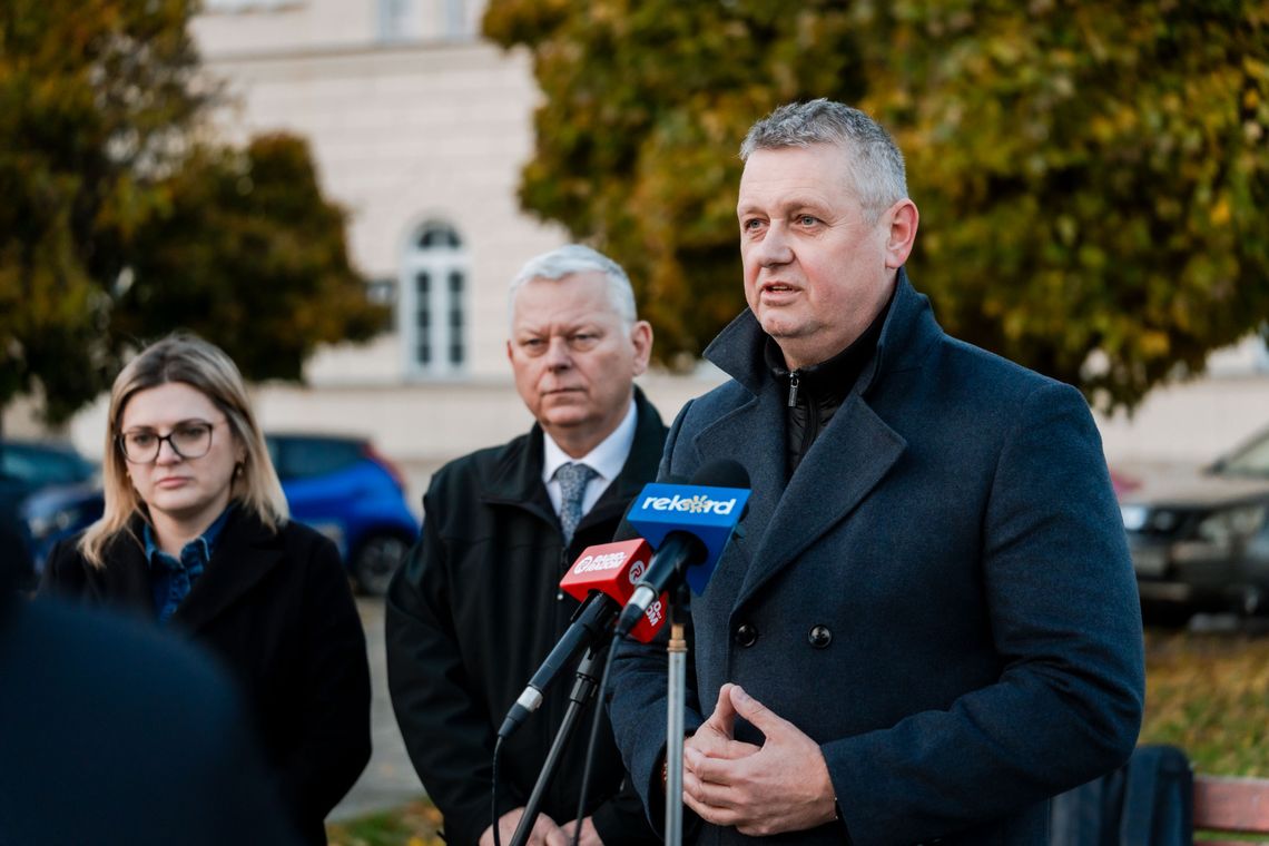 Radni PiS krytykują decyzje budżetowe w Radomiu. Kalinowska odpowiada Radni PiS krytykują decyzje budżetowe w Radomiu. Kalinowska odpowiada