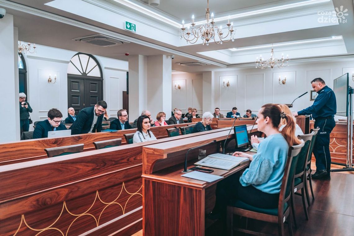 Radni podjęli decyzję o podwyżce opłat za śmieci Radni podjęli decyzję o podwyżce opłat za śmieci