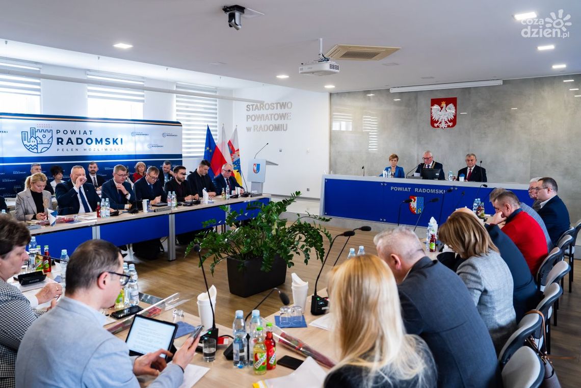 Radni powiatu radomskiego przeciwni zmianom granic gmin. R. Witkowski: "Robię to dla dobra całego regionu"