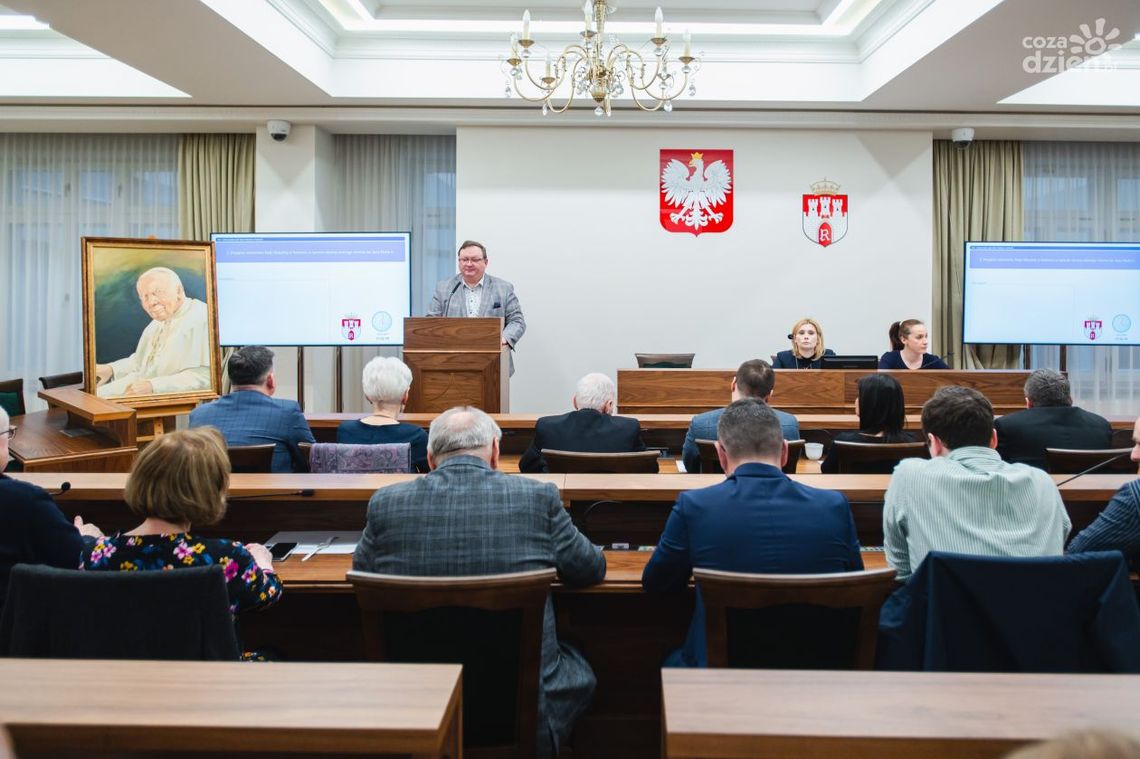 Radni w obronie św. Jana Pawła II Radni w obronie św. Jana Pawła II