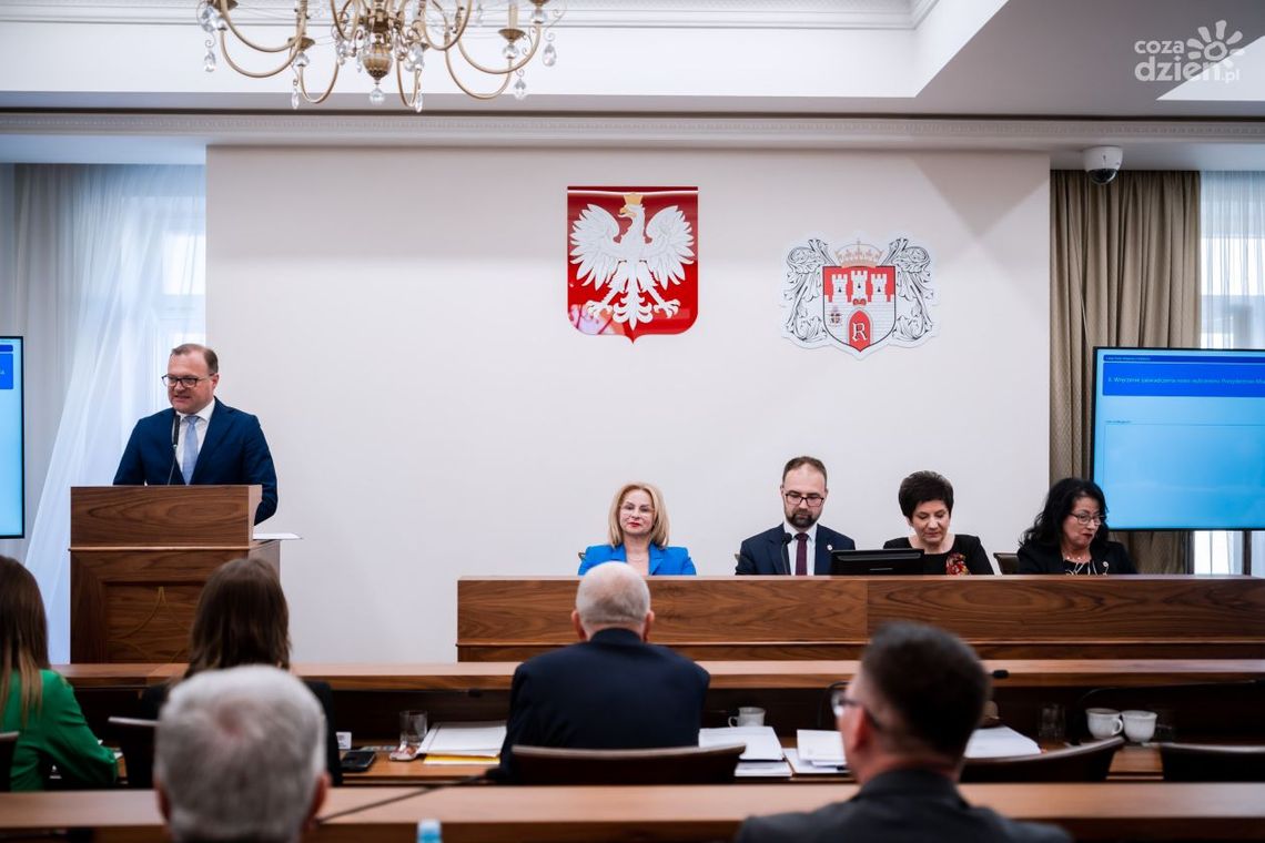 Radni wyrazili zgodę na pożyczkę dla miasta. Chodzi o 60 mln zł Radni wyrazili zgodę na pożyczkę dla miasta. Chodzi o 60 mln zł