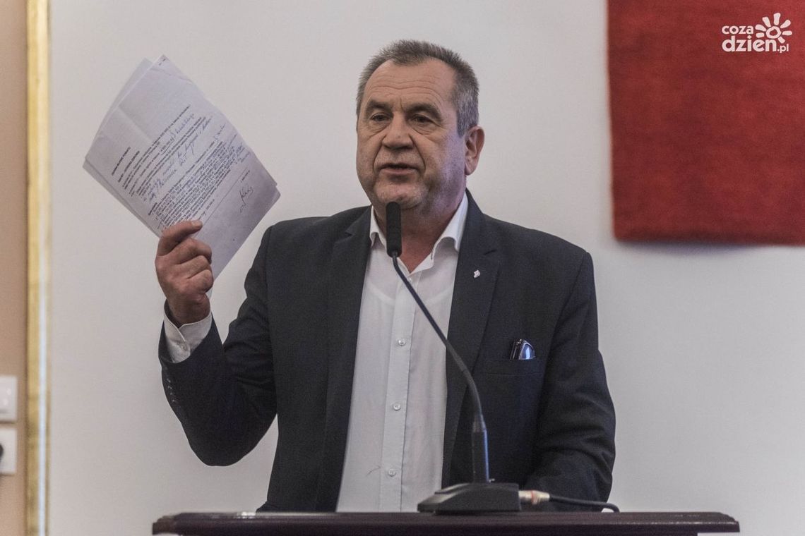 Radny Koalicji Obywatelskiej stawia warunek przed głosowaniem